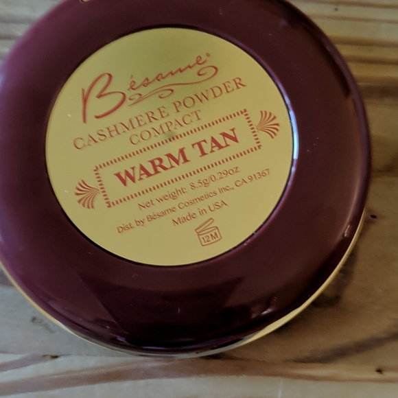 Cashmere Powder Compact warm tan Besame - Picture 3 of 5